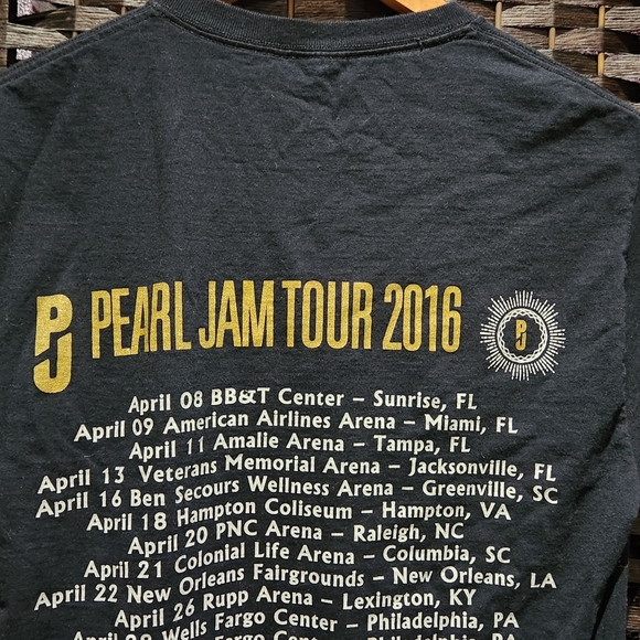 2016 Pearl jam tour T shirt - Picture 9 of 9